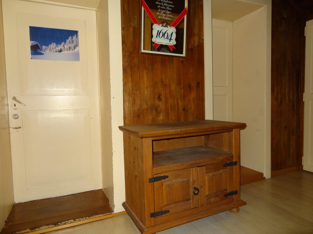 Helvetia Bed and Breakfast Troistorrents Kamer foto